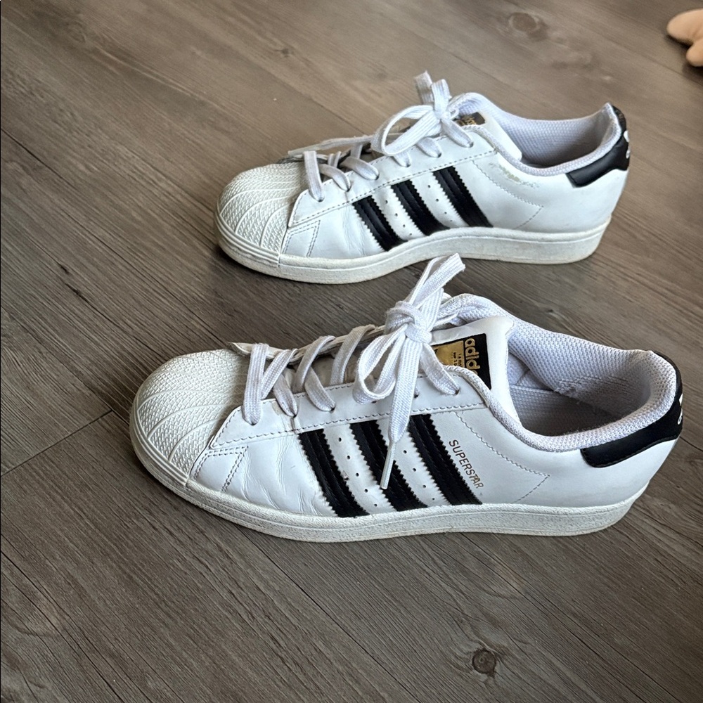Adidas Superstars - Picture 4 of 10
